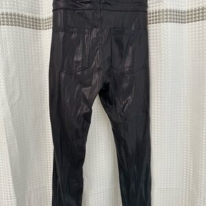 Ladies shimmering black leggings Halara